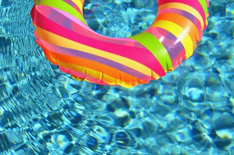 8312_swimring84625_1280_830182.jpg 1