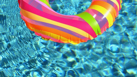 8312_swimring84625_1280_830182.jpg 1