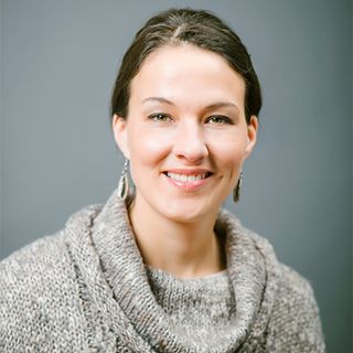 Dr Nicole Redvers